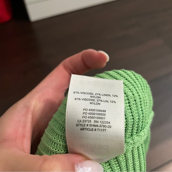 Aritzia light cropped cardigan - Picture 2 of 3